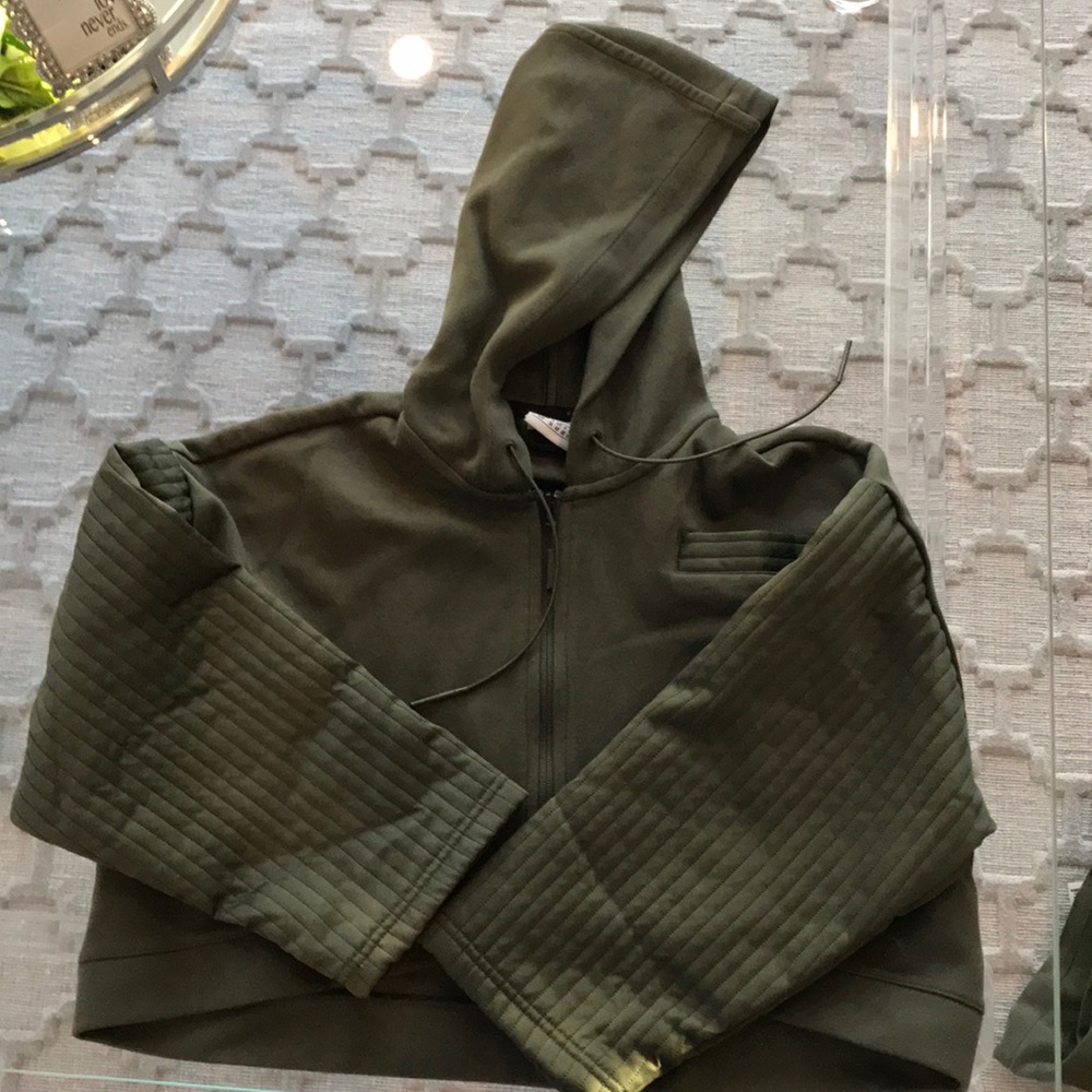 Cropped puma zip up